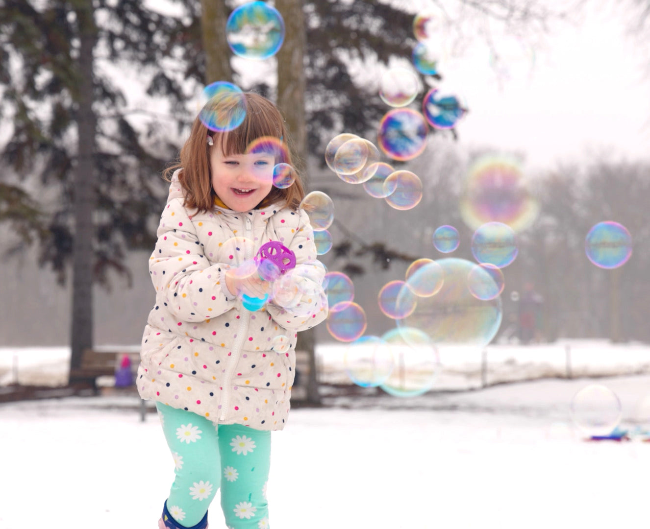 Crazy Ice Bubbles Blizzard Blower & 3.5 ounces solution